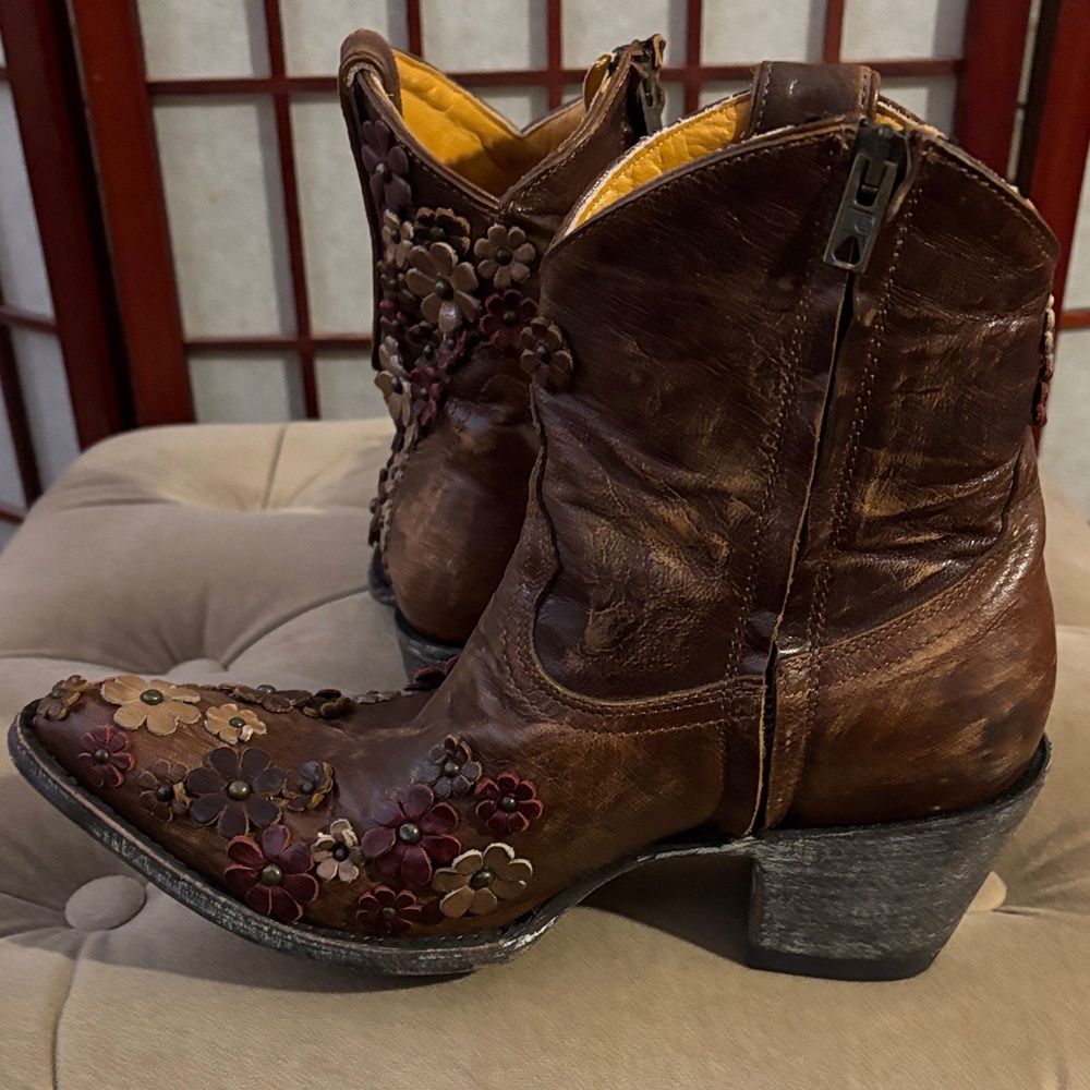 Old Gringo Brown Floral Ankle Boots - Picture 3 of 7